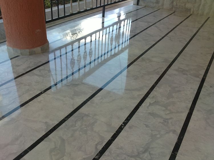 Αναλαμβάνουμε